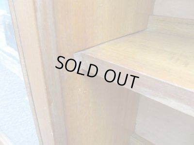 画像12: ラワン材ガラス棚 キャビネット 楔本棚