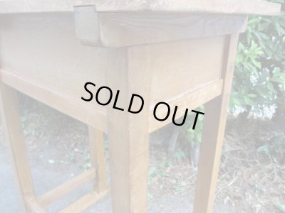 画像10: 昭和レトロ 古い木製の学校机 デスク