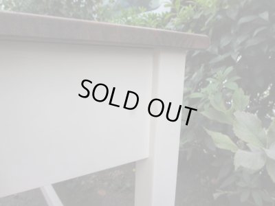 画像12: 横長の木製デスク 机