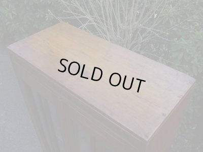 画像4: アンティーク ガラス戸の本箱 キャビネット 収納棚