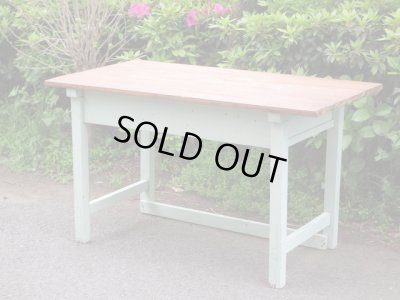 画像4: ペイントされた古い作業台 木製デスク