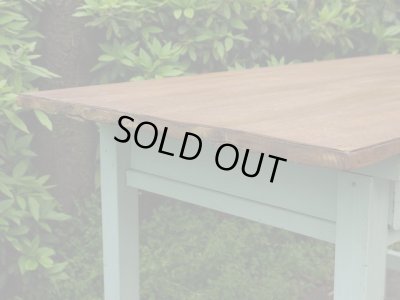 画像10: ペイントされた古い作業台 木製デスク