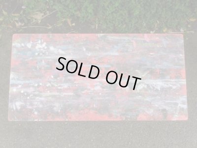 画像4: カラフルに絵の具がのった天板のサイドテーブル(2)