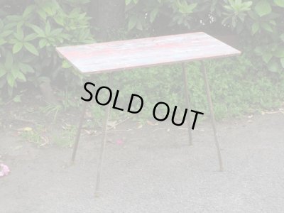 画像2: カラフルに絵の具がのった天板のサイドテーブル(4)