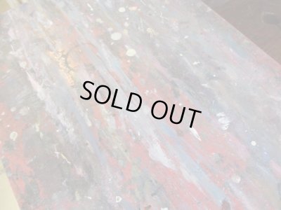 画像5: カラフルに絵の具がのった天板のサイドテーブル(1)