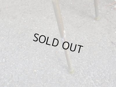 画像6: カラフルに絵の具がのった天板のサイドテーブル(4)