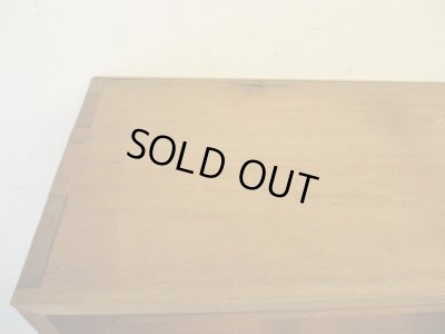 画像5: ヴィンテージ ラワン無垢材のガラス戸棚(2)