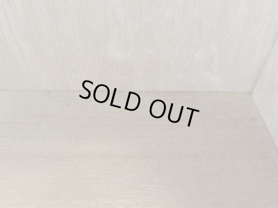 画像13: ヴィンテージ ラワン無垢材のガラス戸棚(1)