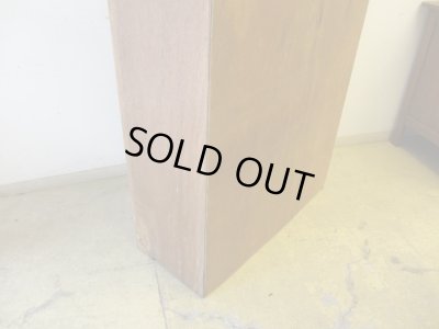 画像13: ヴィンテージ ラワン無垢材のガラス戸棚(2)