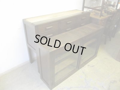 画像15: レトロな古い食器棚 ガラス棚