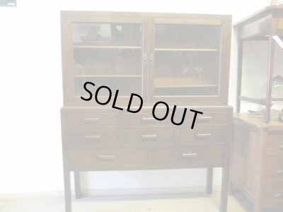 画像3: レトロな古い食器棚 ガラス棚