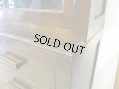 画像9: レトロな古い食器棚 ガラス棚