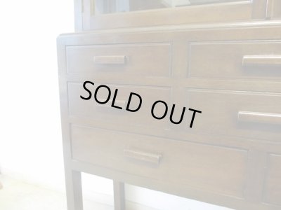 画像8: レトロな古い食器棚 ガラス棚