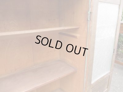 画像11: レトロポップ ペイントされたダイヤガラス戸の本箱 キャビネット