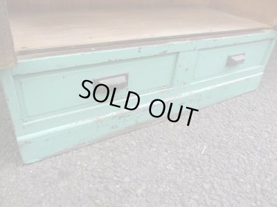 画像9: レトロポップ ペイントされたダイヤガラス戸の本箱 キャビネット