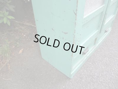 画像15: レトロポップ ペイントされたダイヤガラス戸の本箱 キャビネット