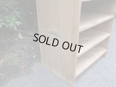 画像8: 乾いた質感の古い木製の棚 シェルフ