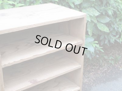 画像6: 乾いた質感の古い木製の棚 シェルフ