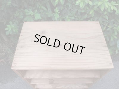 画像5: 乾いた質感の古い木製の棚 シェルフ