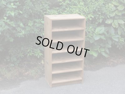 画像2: 乾いた質感の古い木製の棚 シェルフ