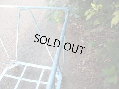 画像5: 古いアイアン製のカゴ キャスター付