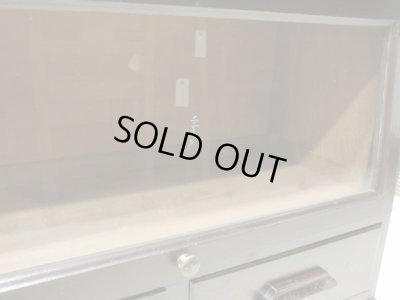 画像16: アンティーク スライド扉のガラス本箱 シャツケース キャビネット 楢材