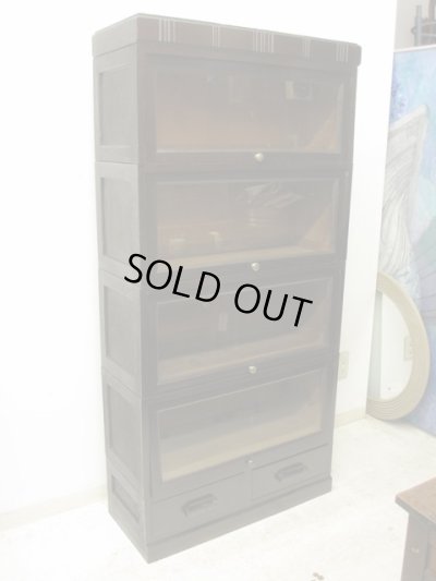 画像2: アンティーク スライド扉のガラス本箱 シャツケース キャビネット 楢材