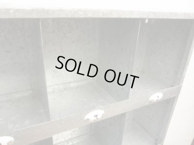 画像4: 古いブリキのマス目棚 スパイスラック