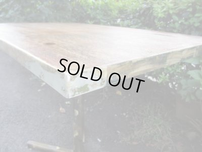 画像5: インダストリアルなカフェテーブル