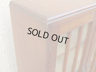 画像8: アンティーク 縦格子ガラス戸の本箱 収納棚