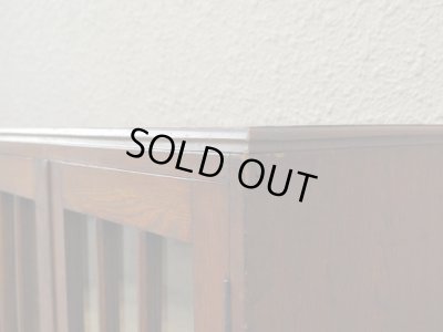 画像9: アンティーク 縦格子ガラス戸の本箱 収納棚