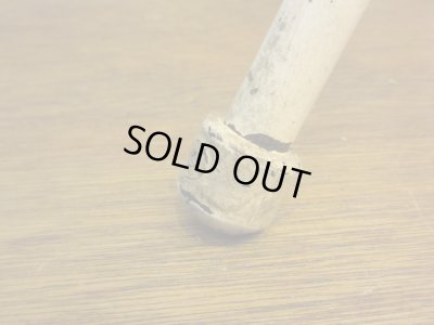 画像8: アンティーク シャビーな三本脚の丸椅子 スツール