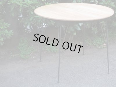 画像3: 明るい木味の鉄脚ラウンドテーブル