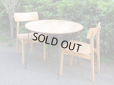 画像8: 明るい木味の鉄脚ラウンドテーブル