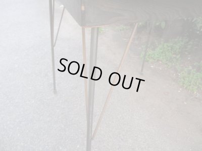 画像7: 明るい木味の鉄脚ラウンドテーブル