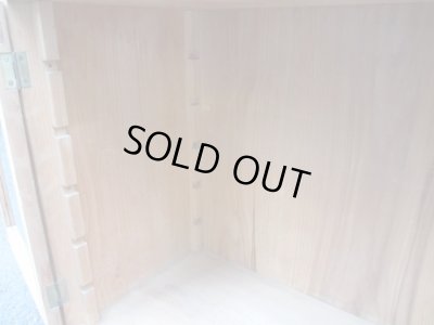 画像10: アンティーク　木味のガラス戸棚