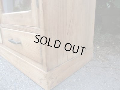 画像13: アンティーク　木味のガラス戸棚