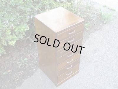 画像4: アンティーク 深い木味の7杯引出し ドロワー A4