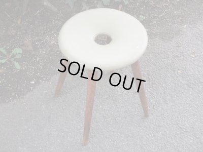 画像2: アンティーク　くすんだカーキ色のリングスツール 丸椅子