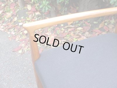 画像8: ヴィンテージ デンマーク製 チーク材のアームチェア 黒 (2)