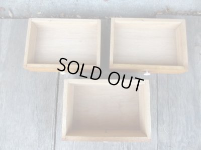 画像12: アンティーク 明るい木味のラワン材 3杯小引出し