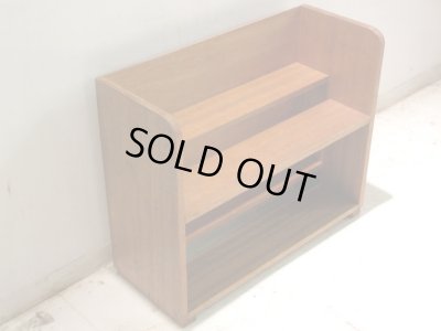 画像3: 木味良い 段違い棚板の飾り棚