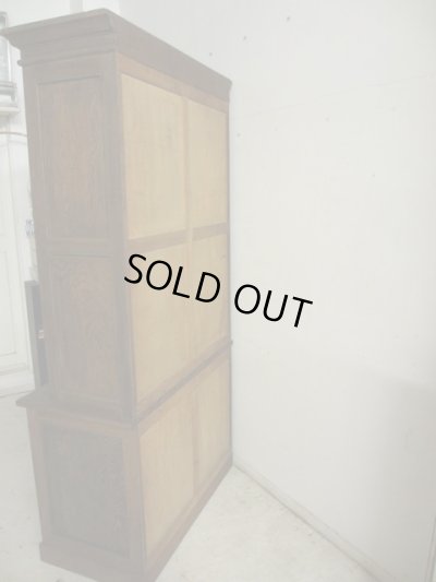 画像5: アンティーク 古い洋館のガラスキャビネット 楢無垢材