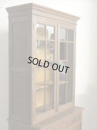 画像2: アンティーク 古い洋館のガラスキャビネット 楢無垢材