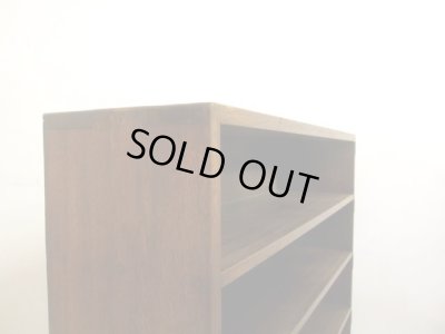 画像8: アンティーク ラワン無垢材の収納棚 (1)