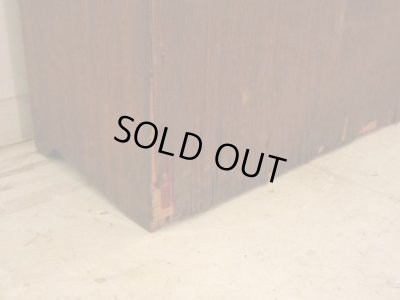 画像13: アンティーク ラワン無垢材の収納棚 (1)