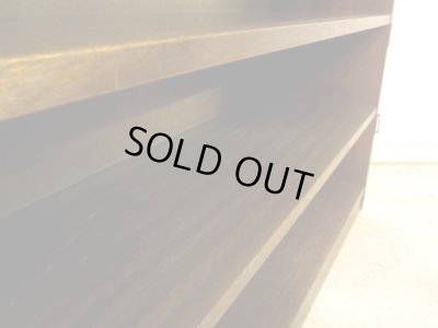 画像9: アンティーク ラワン無垢材の収納棚 (2)