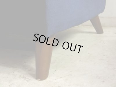 画像11: レトロモダンなネイビーの3人掛けソファ 3P