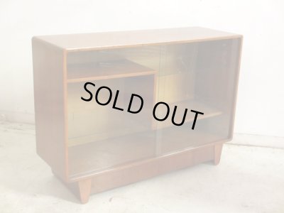 画像2: ヴィンテージ ジャパニーズモダンなガラス戸棚 ローボード