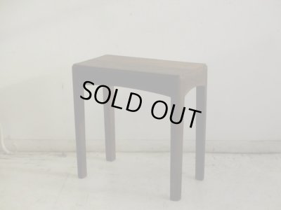 画像3: アンティーク 深い木味の四角いスツール 